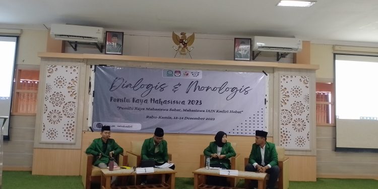 Dialogis-monologis Pemilu Raya 2023. (Foto: Dedikasi)