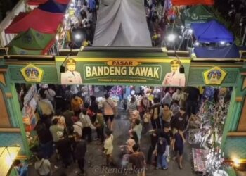 Suasana Pasar Bandeng (Instagram: @rendyekar