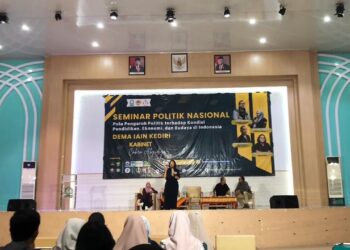 seminar politik nasional iain kediri (foto: Riska)