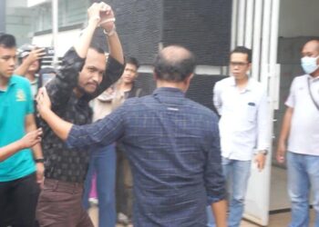 Pemindahan Saiful Amin dari Polres Kediri Kota ke Rumah Tahanan (Tim LPM Dedikasi)